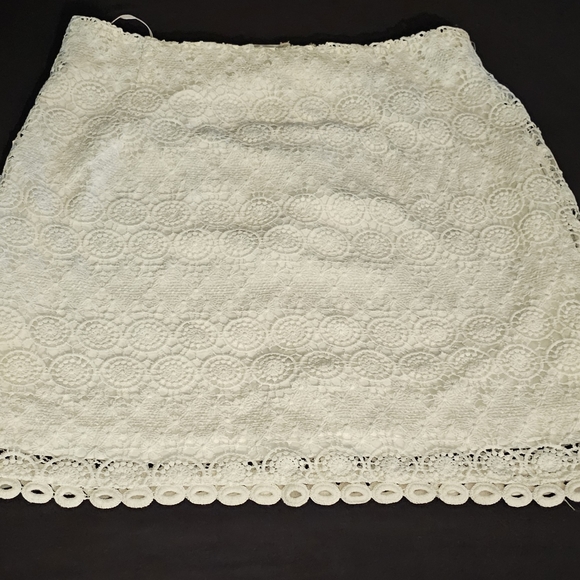 Lulus Dresses & Skirts - Lulus white mini lace skirt Size: M Color: White